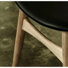 Wegner CH33 Chair Oak Frame Black Leather Seat Detail Carl Hansen & Son