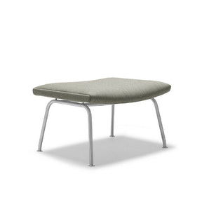 Wegner CH446 in Kvadrat Clara 144