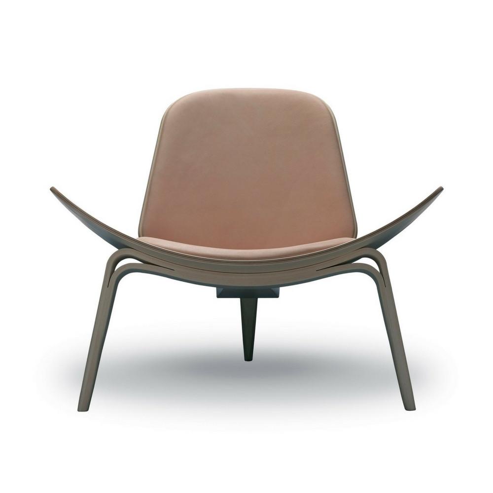 Wegner Shell Chair in Natural Leather Carl Hansen and Son